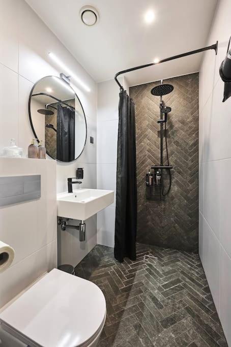 Urban-Glam City Centre Studio With A Gym And Terrace Reval Esterno foto